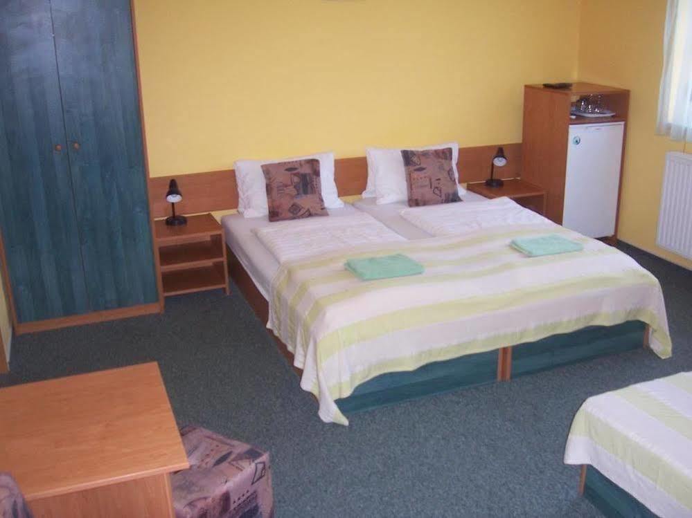 Pension Euro Mikulov Exterior foto